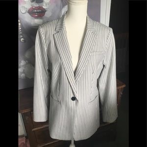 Single breasted pinstripe blazer